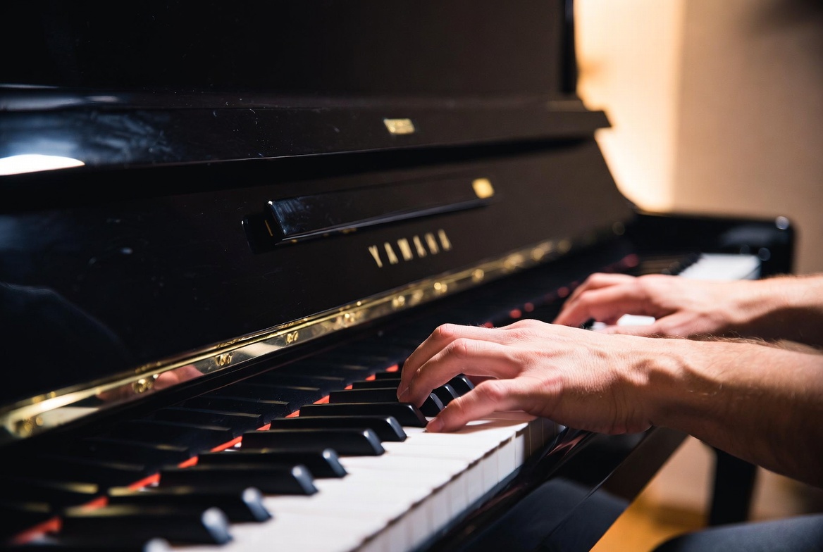 Clases de piano particulares en Valencia - Amadeo